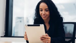 Virtual Romance: Why Millions Are Catching a Crush on AI with Crushon